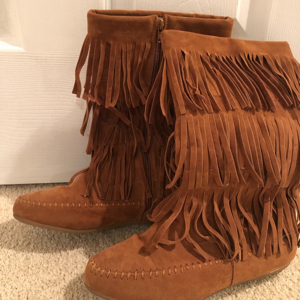 Fringe boots